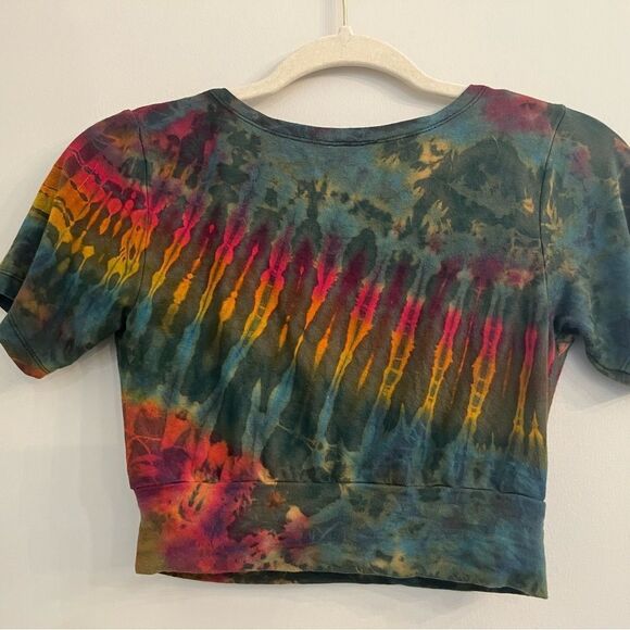 Green Tie Dye Short Sleeve Bohemian Blouse with Wrap Style - Picture 2 of 2